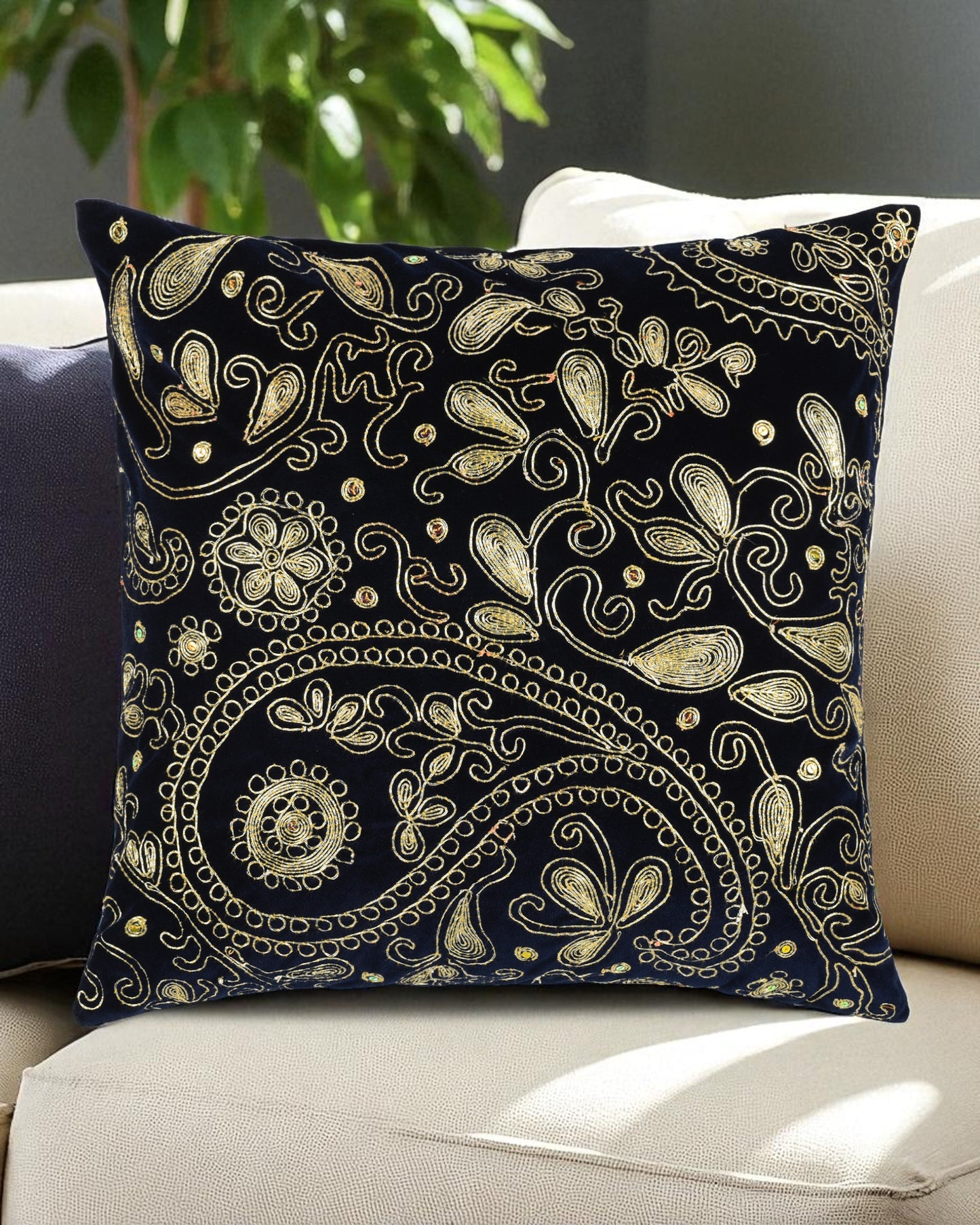 Mukaish Embroidered Cushion Cover SSR-1465