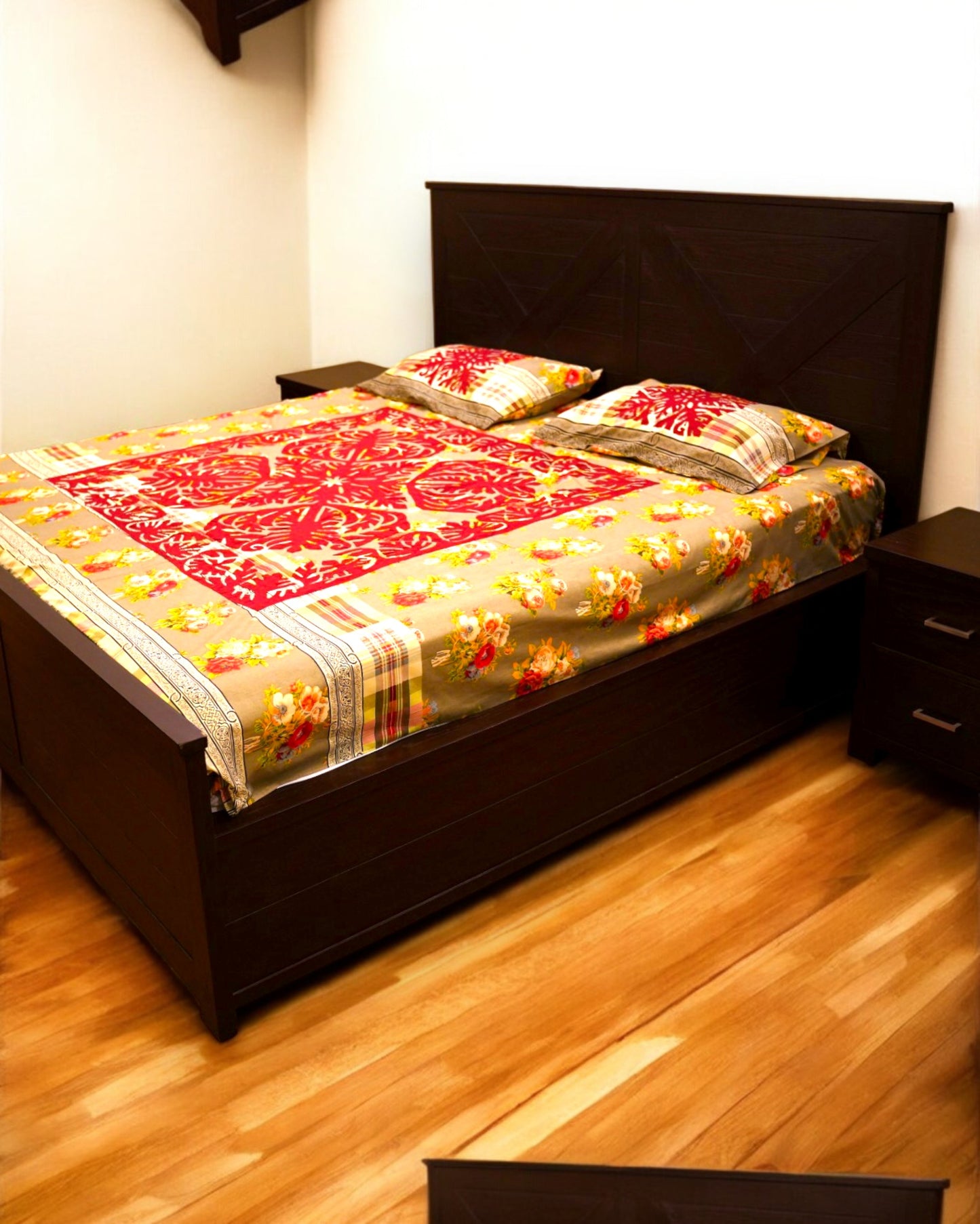 APPLIQUE BED SHEET + 2 PILLOWS